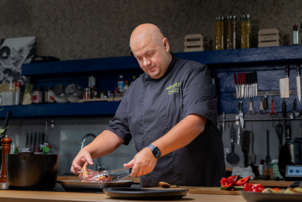 VIP vacsora, üzleti vacsora, exkluzív vacsora, fine dining esemény, céges vacsora, B2B rendezvény, üzleti kapcsolatépítés, üzleti networking, prémium gasztronómiai élmény, VIP esemény, elegáns vacsora, exkluzív üzleti esemény, céges rendezvény, partner vacsora, üzleti vacsora Budapest, privát vacsorahelyszín, különleges helyszínek, séf vacsora, gasztronómiai élmény, üzleti vendéglátás